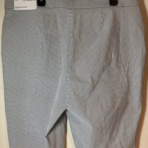 Liz Claiborne Wms Bermuda Short Size XXL Black/White Stripe 2 pockets *NEW* - Picture 3 of 6